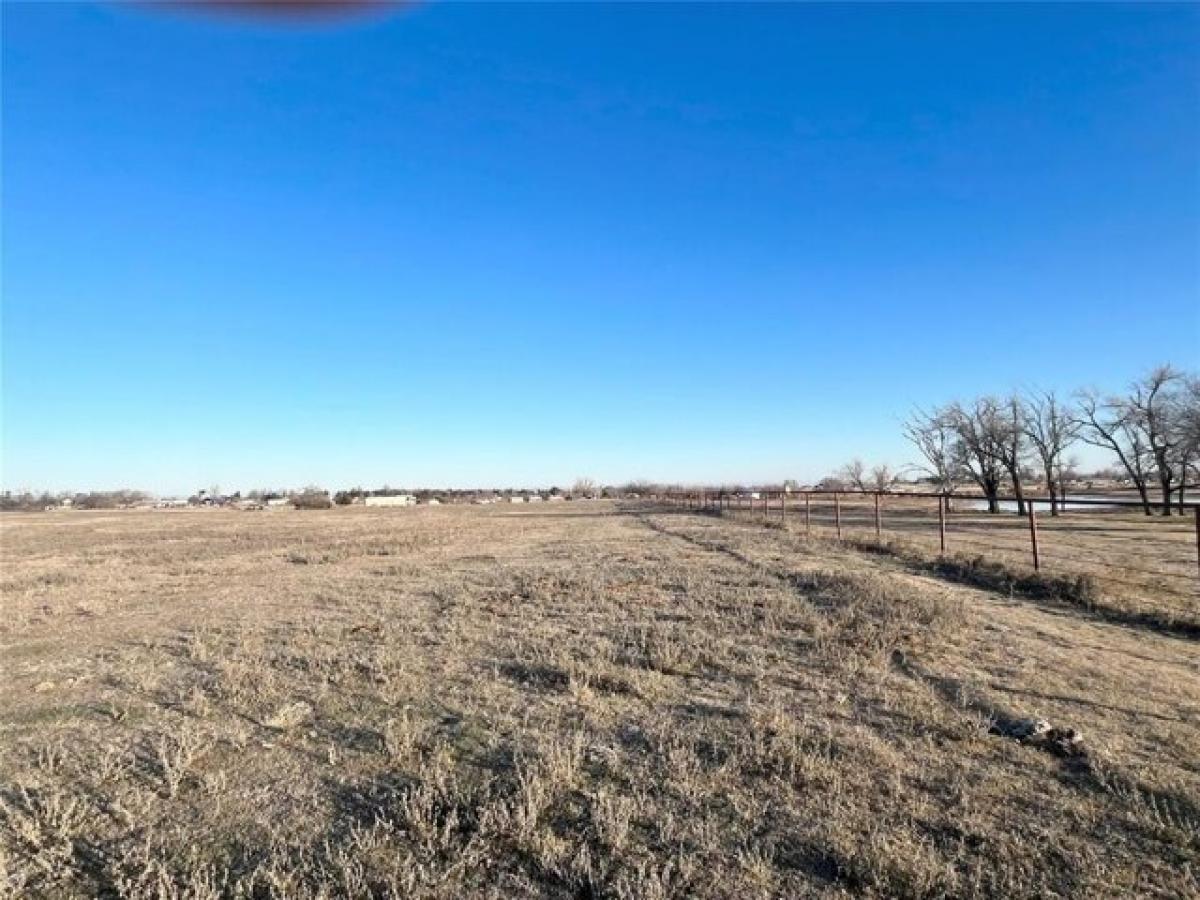 Picture of Residential Land For Sale in Chickasha, Oklahoma, United States