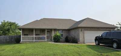 Home For Sale in Mount Vernon, Missouri