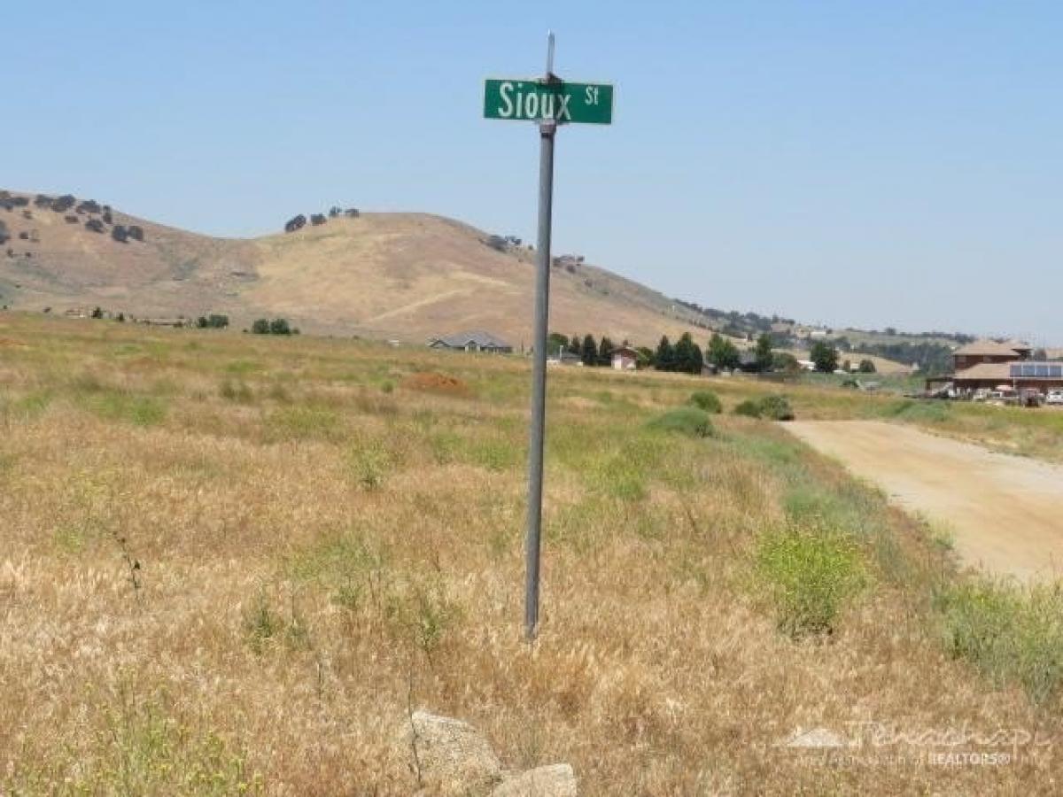 Picture of Residential Land For Sale in Tehachapi, California, United States