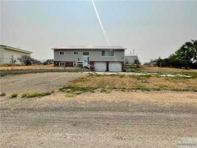 Home For Sale in Broadview, Montana