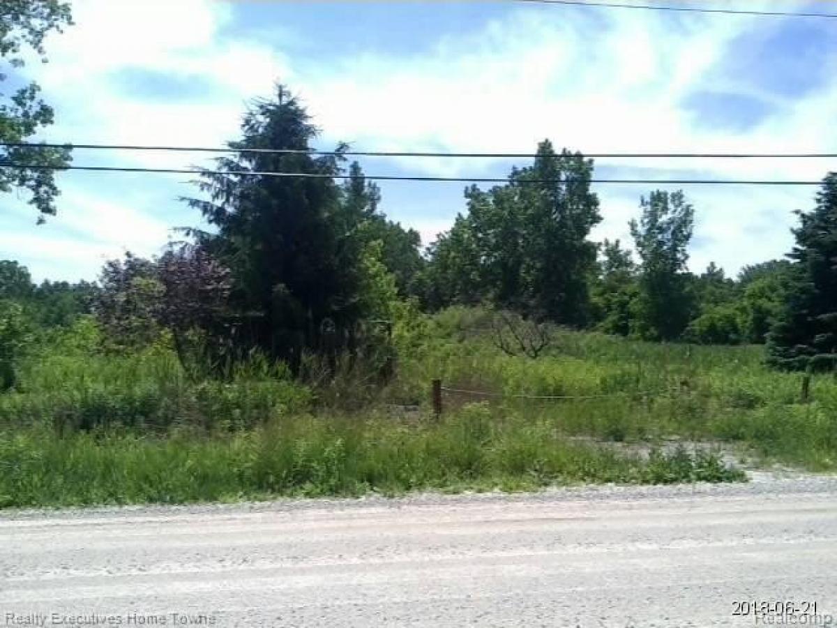 Picture of Residential Land For Sale in Fort Gratiot, Michigan, United States