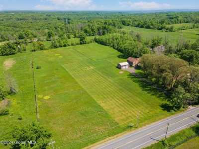 Home For Sale in Ballston Lake, New York