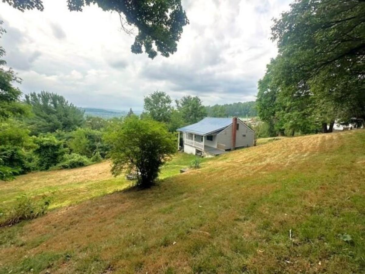 Picture of Home For Sale in Donegal, Pennsylvania, United States