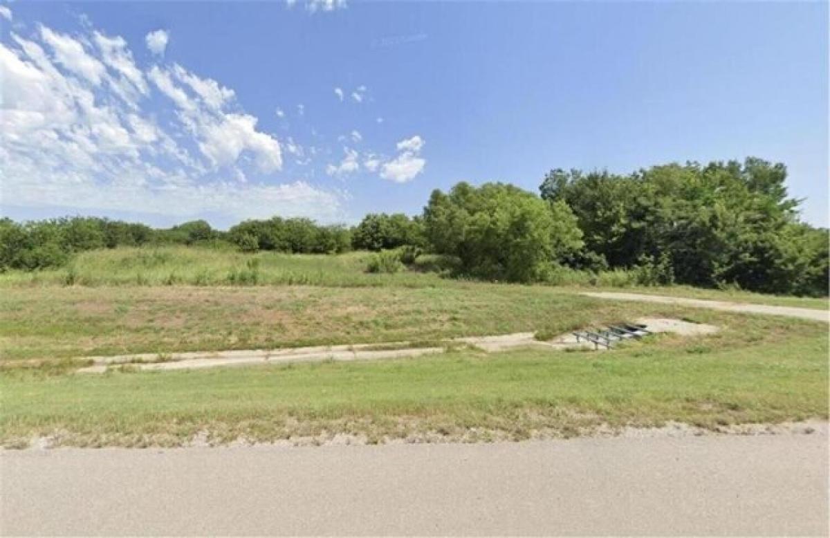 Picture of Residential Land For Sale in Marietta, Oklahoma, United States