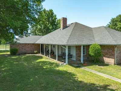 Home For Sale in Ennis, Texas