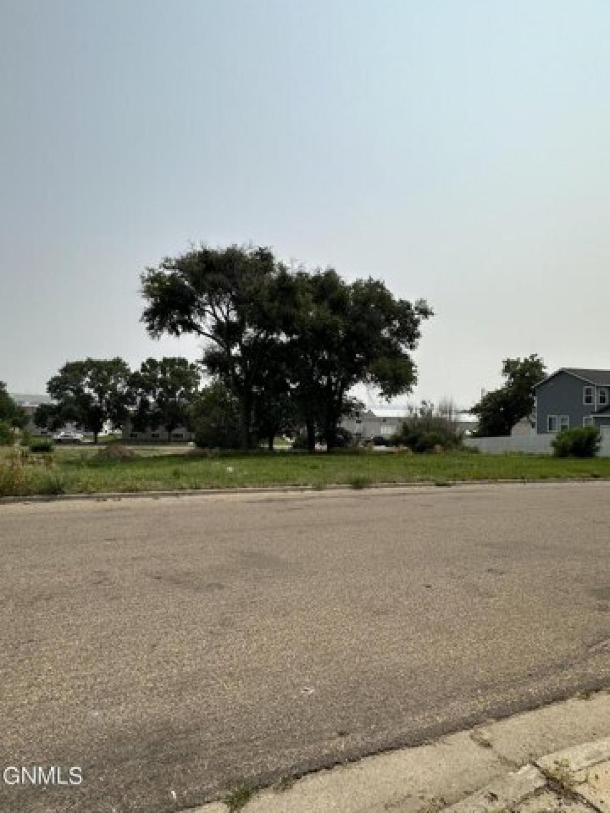 Picture of Residential Land For Sale in Williston, North Dakota, United States