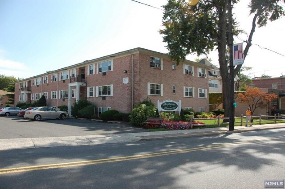 Picture of Apartment For Rent in Dumont, New Jersey, United States