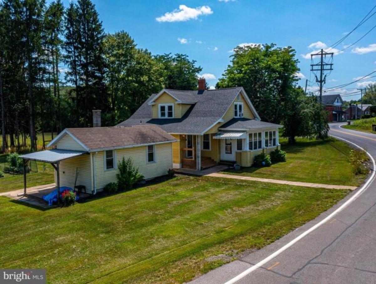 Picture of Home For Sale in Clarence, Pennsylvania, United States