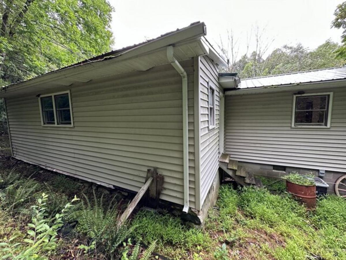 Picture of Home For Sale in Thaxton, Virginia, United States