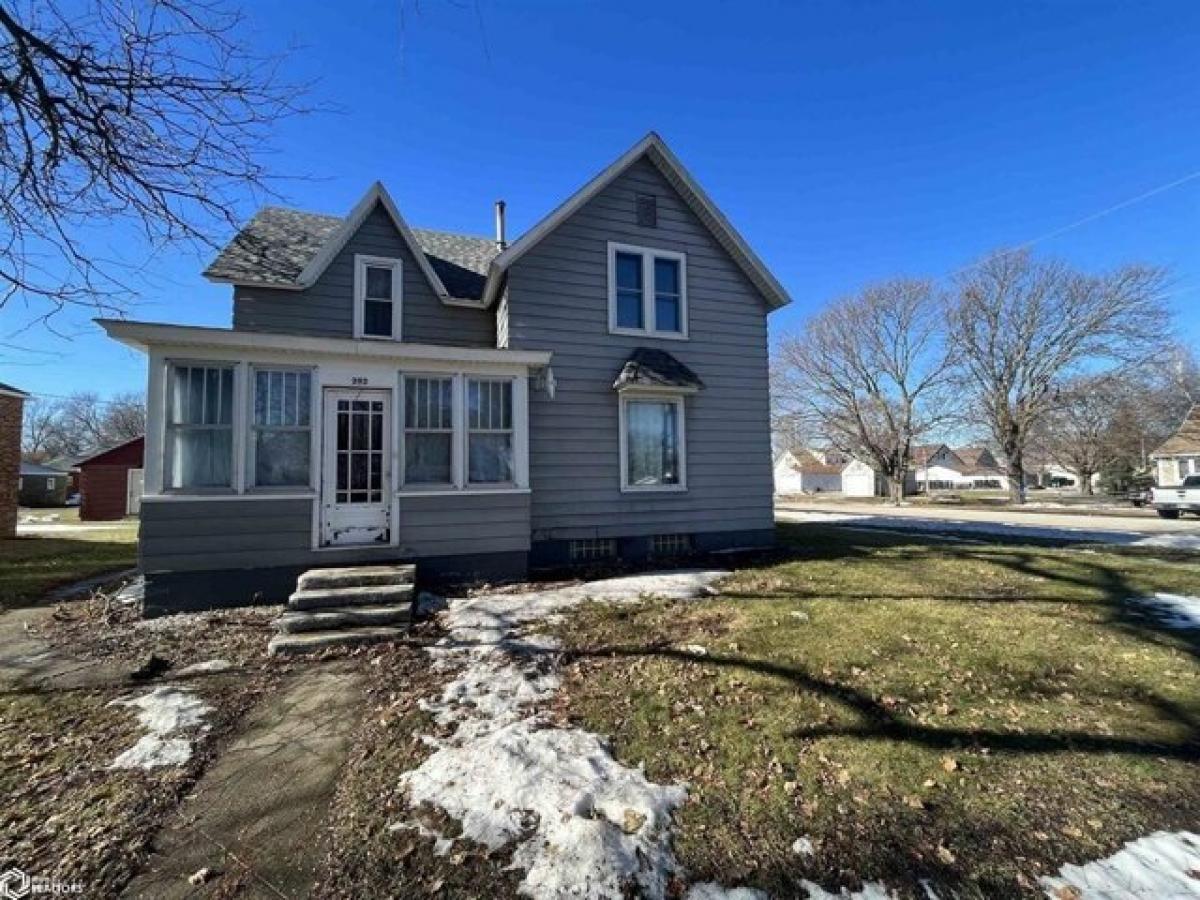 Picture of Home For Sale in Latimer, Iowa, United States