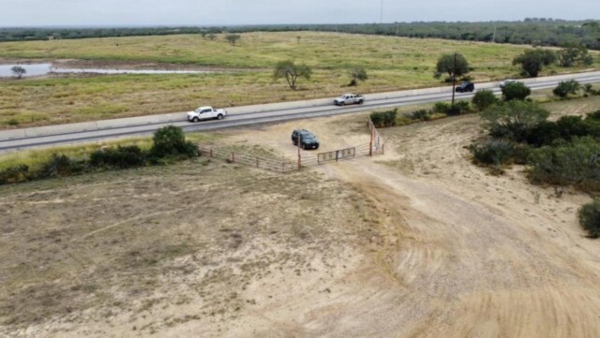 Picture of Residential Land For Sale in Laredo, Texas, United States