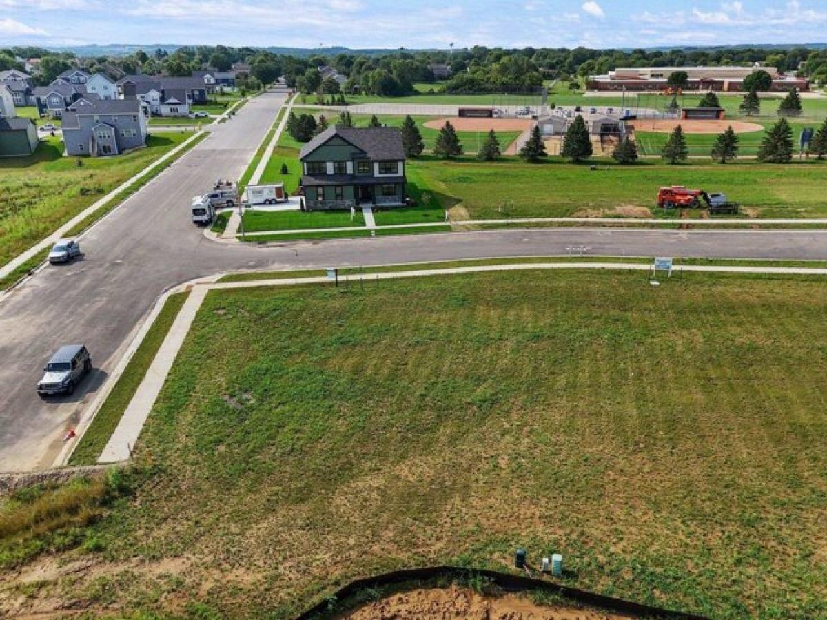 Picture of Residential Land For Sale in Verona, Wisconsin, United States