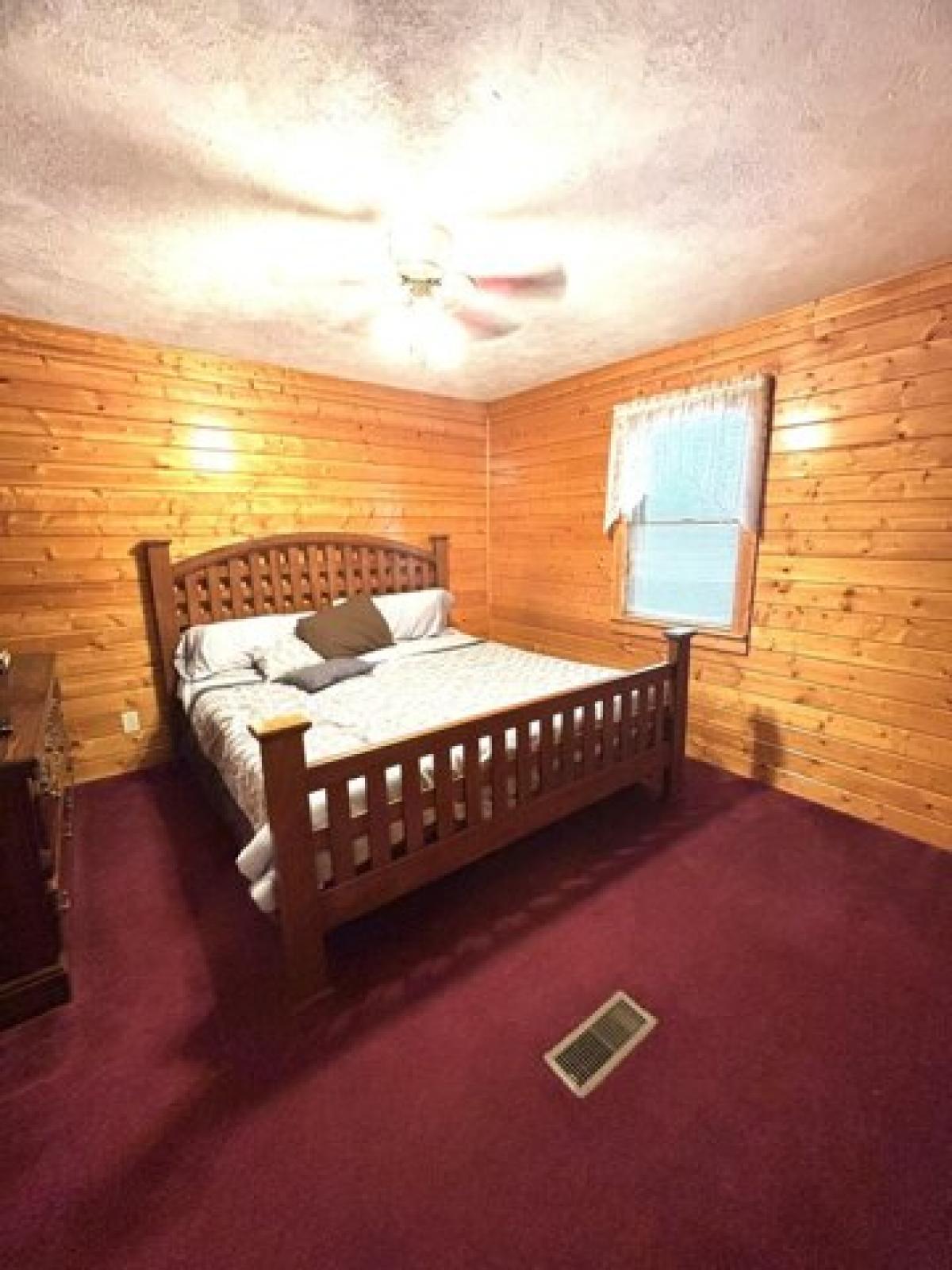 Picture of Home For Sale in Hinton, West Virginia, United States