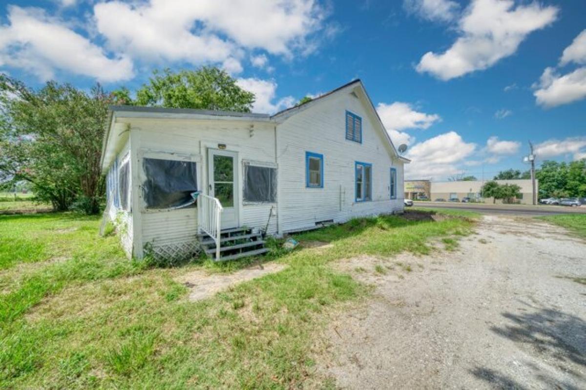 Picture of Home For Sale in Madisonville, Texas, United States