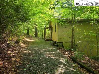 Home For Sale in Newland, North Carolina