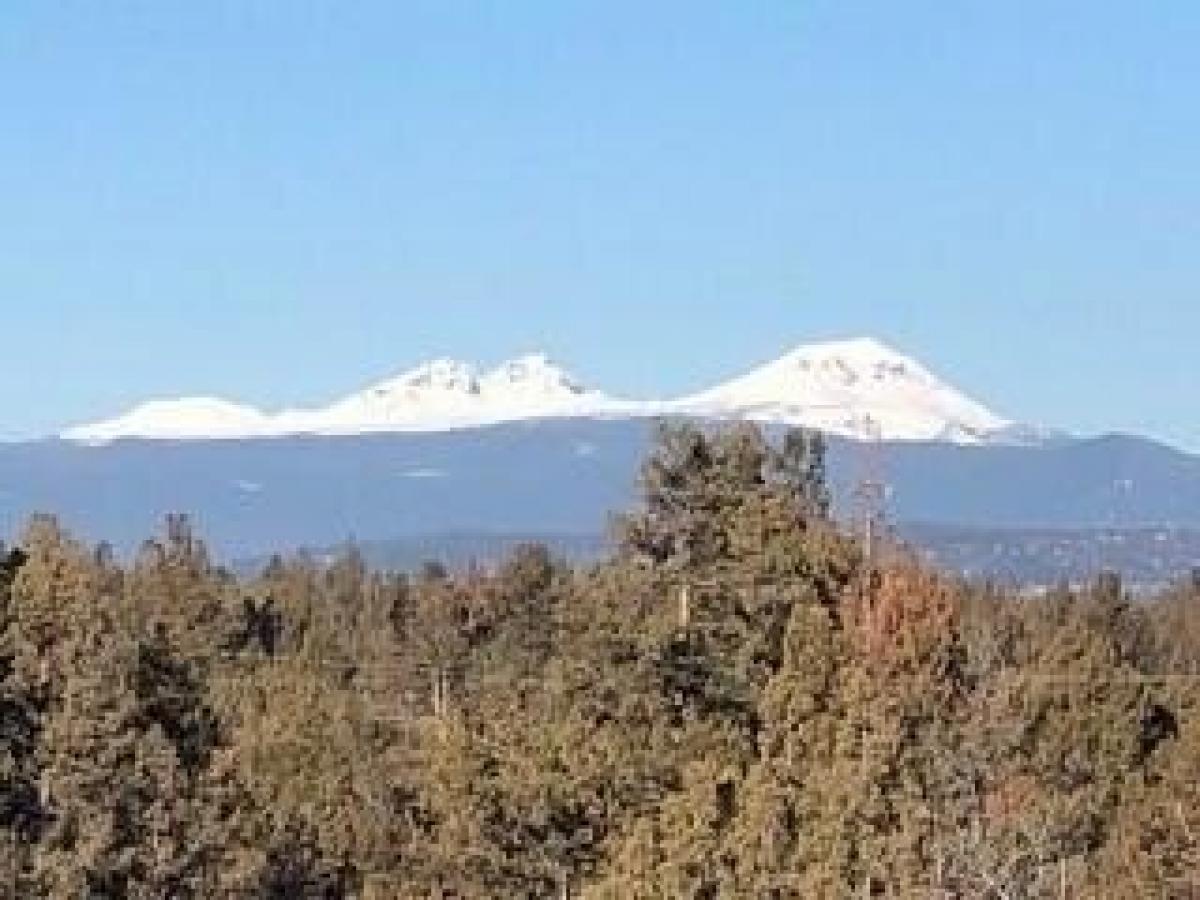 Picture of Residential Land For Sale in Bend, Oregon, United States