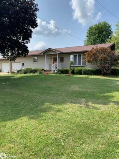 Home For Sale in Washington, Iowa