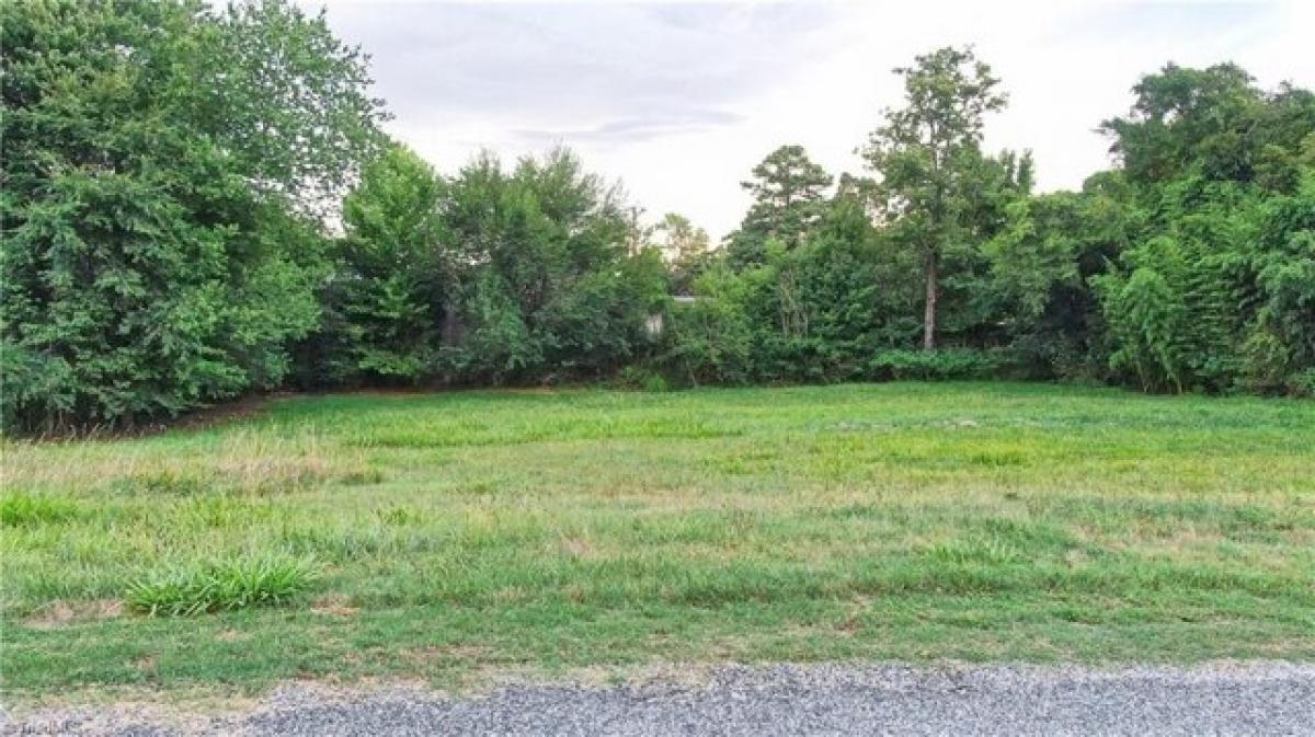 Picture of Residential Land For Sale in Thomasville, North Carolina, United States