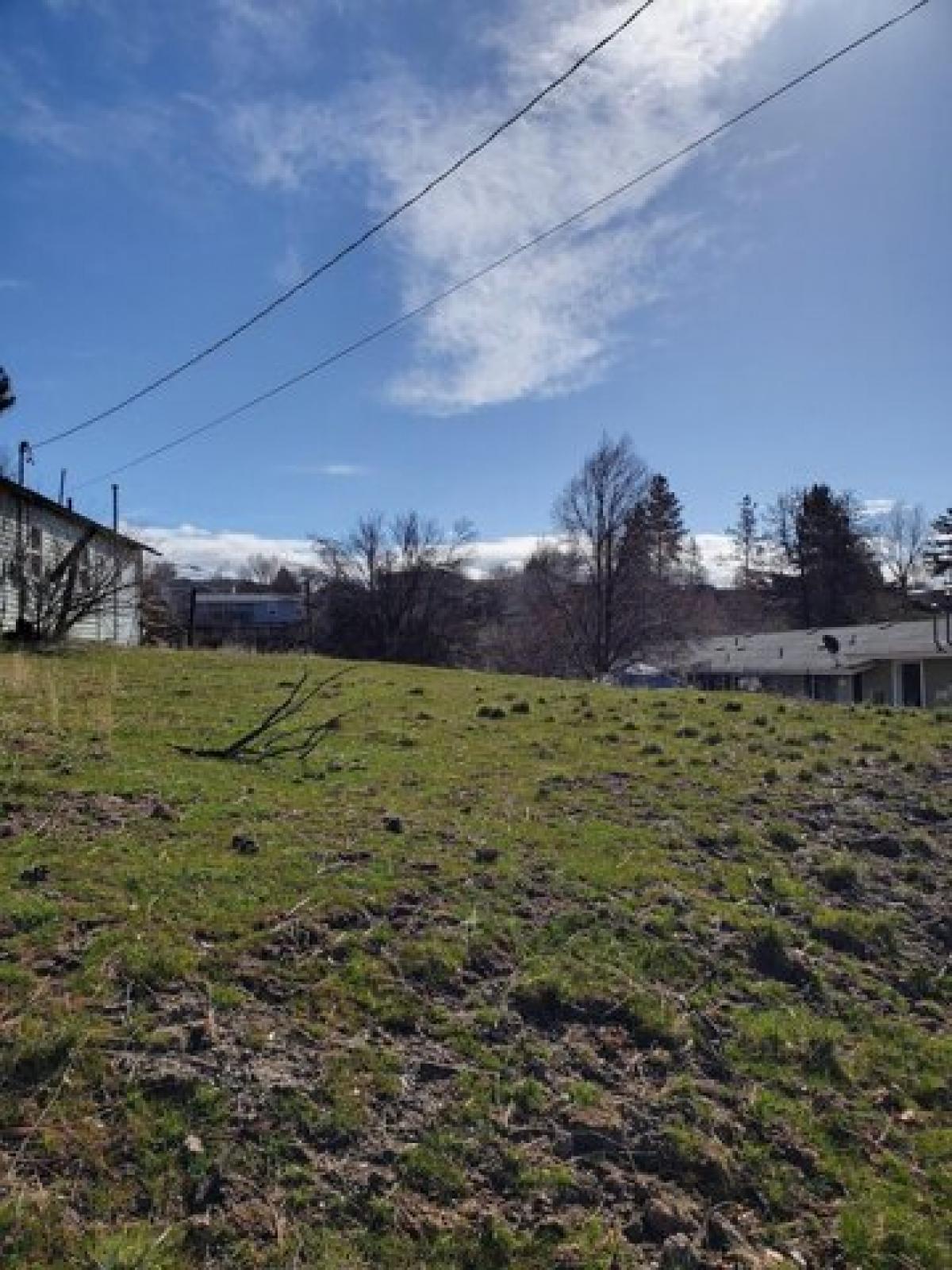 Picture of Residential Land For Sale in Klamath Falls, Oregon, United States