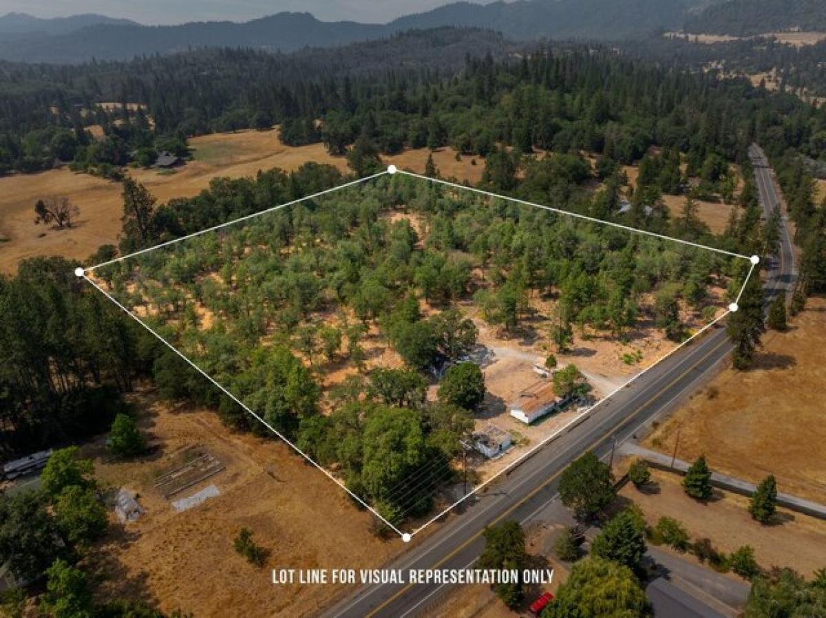 Picture of Residential Land For Sale in Grants Pass, Oregon, United States