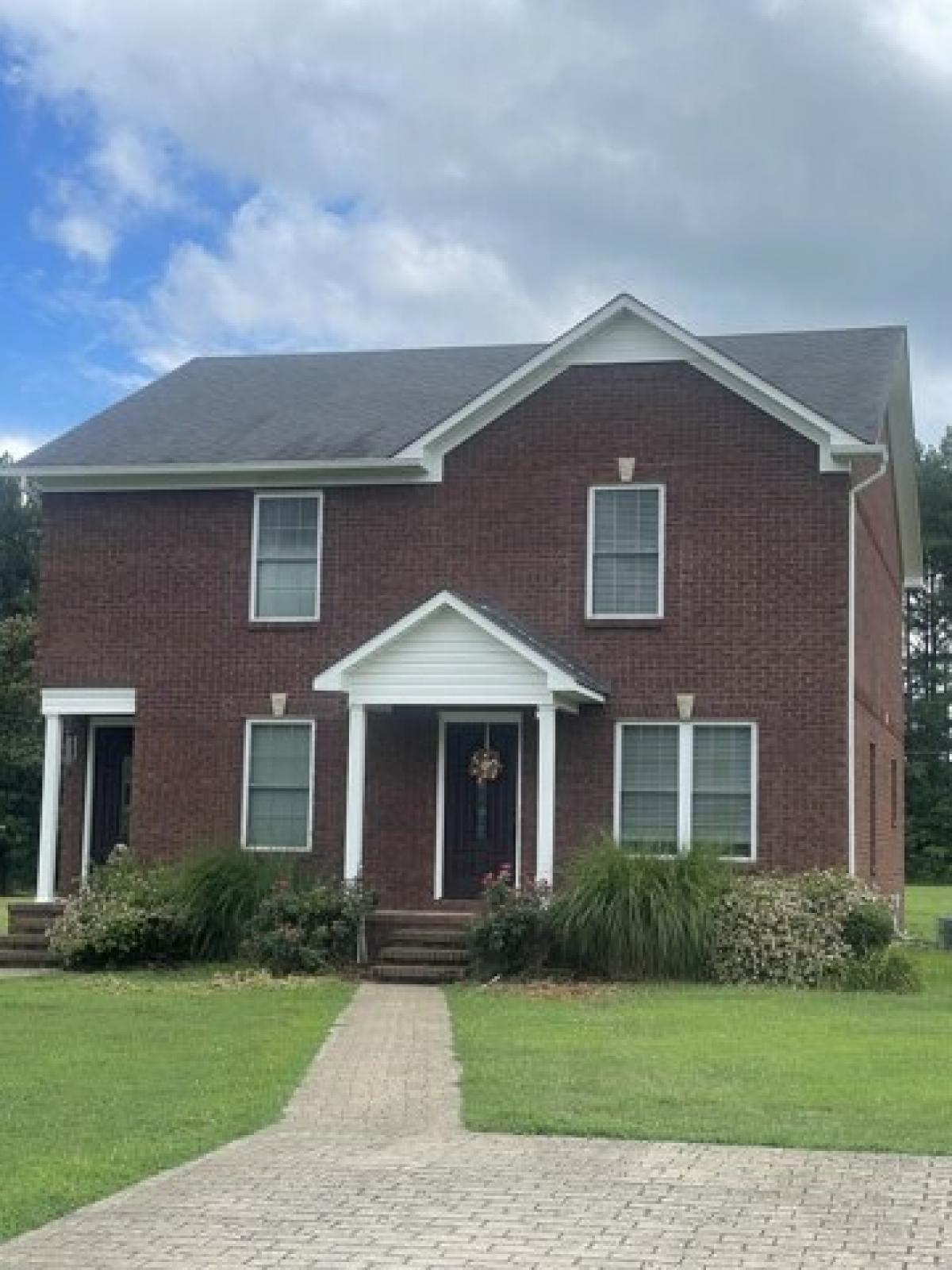 Picture of Home For Sale in Leoma, Tennessee, United States