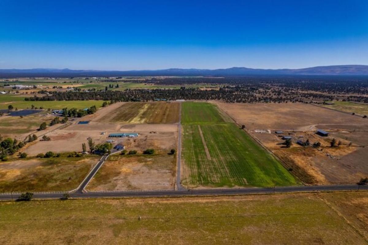 Picture of Residential Land For Sale in Bend, Oregon, United States