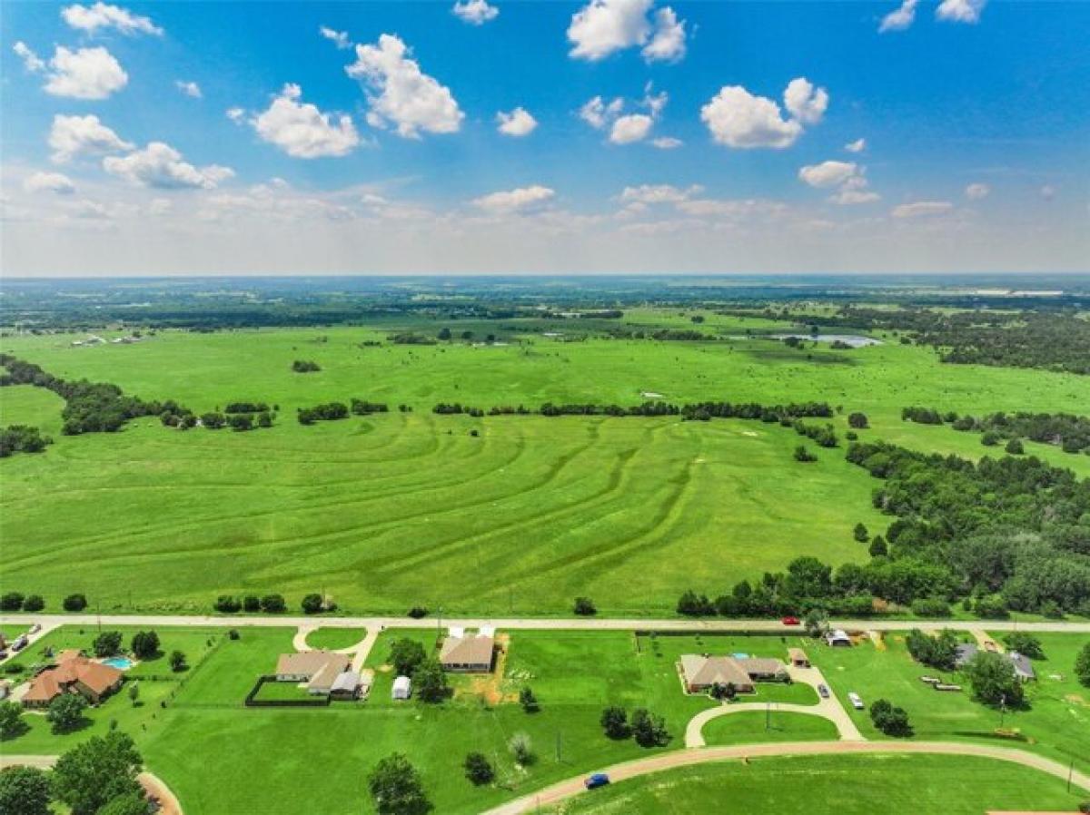 Picture of Residential Land For Sale in Wills Point, Texas, United States