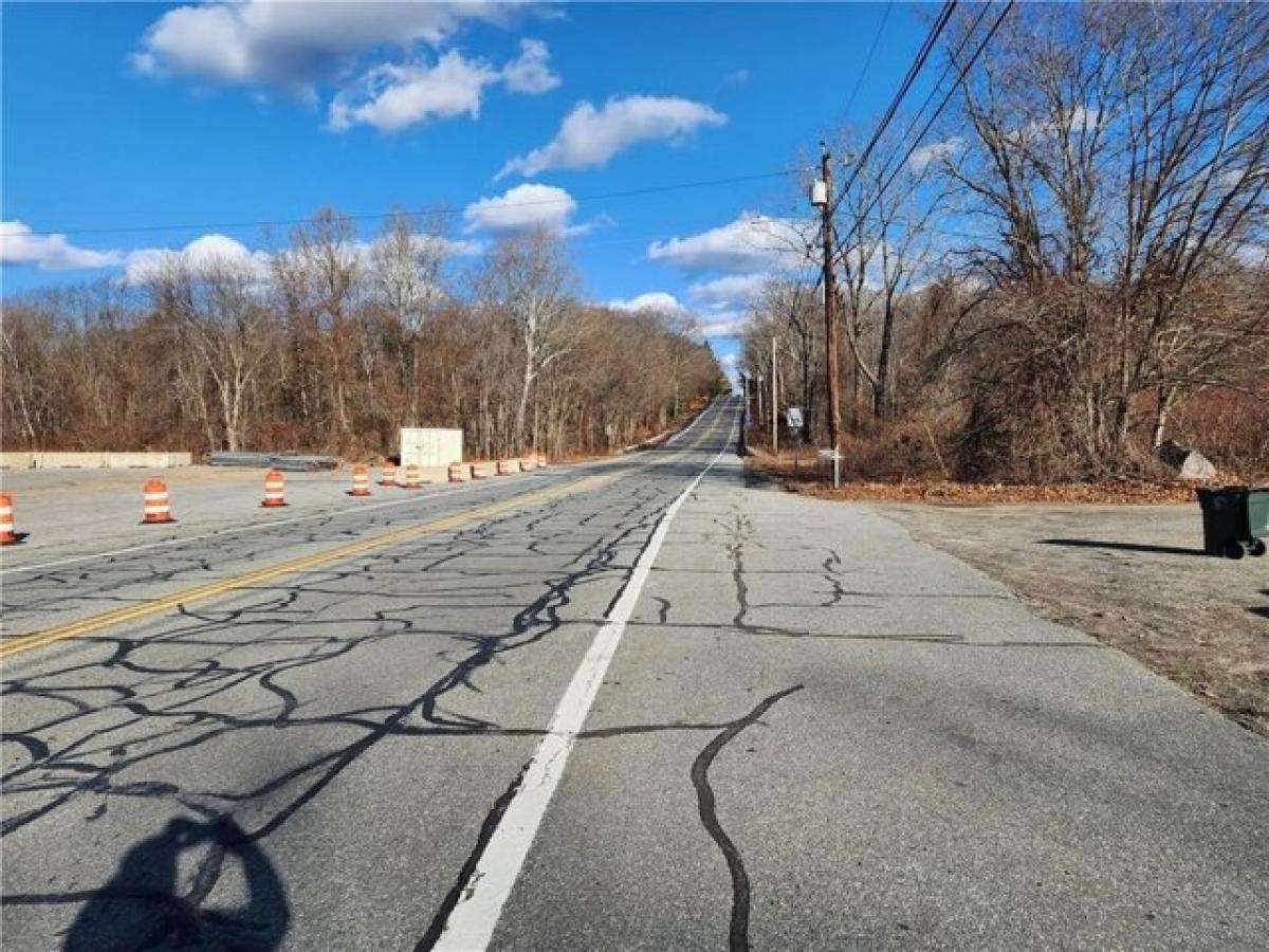 Picture of Residential Land For Sale in Smithfield, Rhode Island, United States