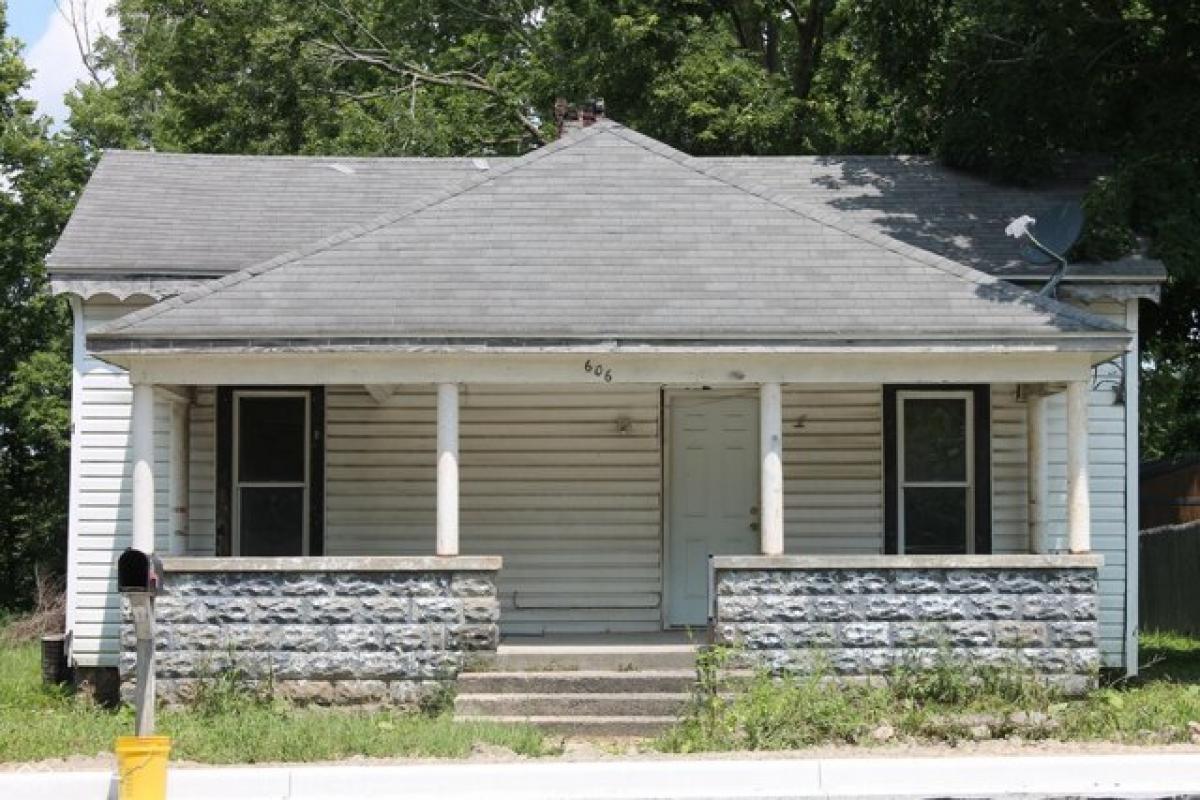 Picture of Home For Sale in Waveland, Indiana, United States