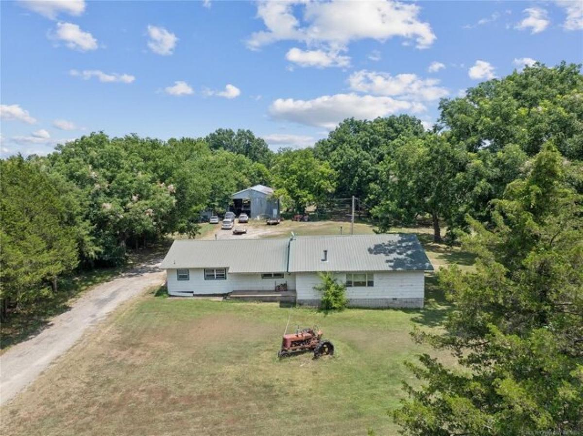 Picture of Home For Sale in Henryetta, Oklahoma, United States