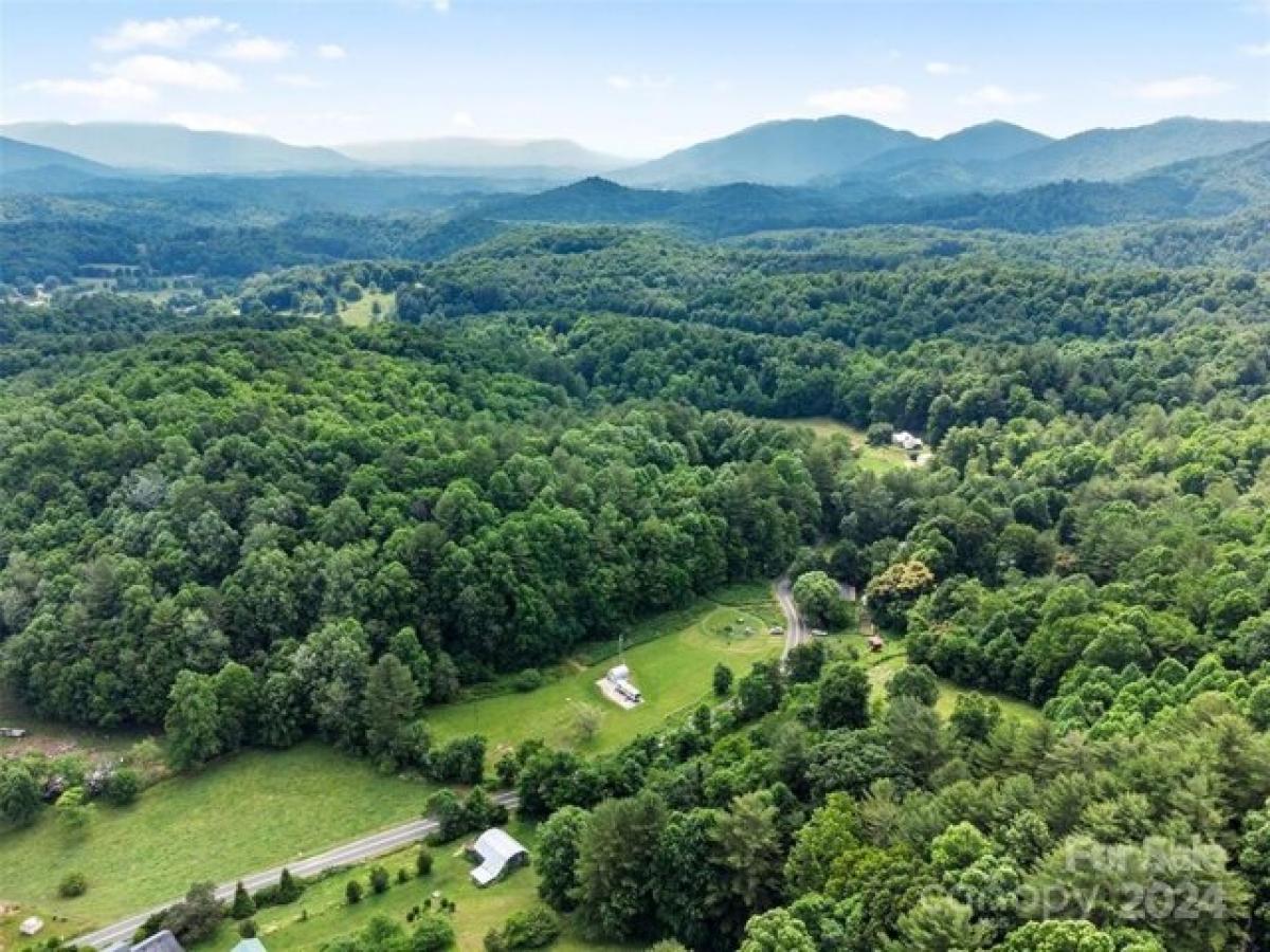 Picture of Residential Land For Sale in Bakersville, North Carolina, United States