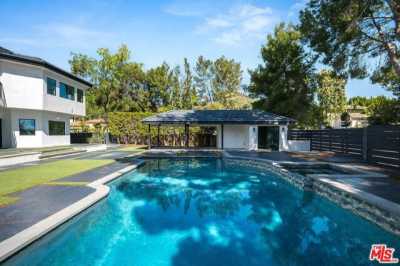 Home For Rent in Tarzana, California