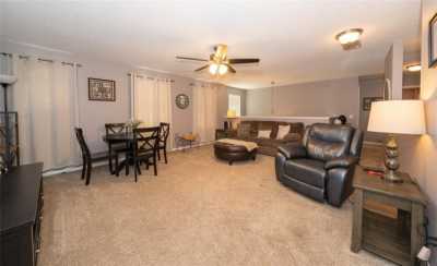 Home For Sale in Dover, Florida