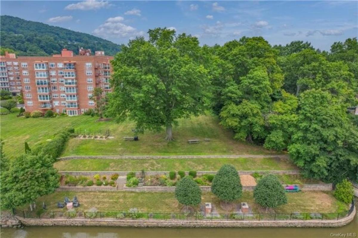 Picture of Home For Sale in Nyack, New York, United States