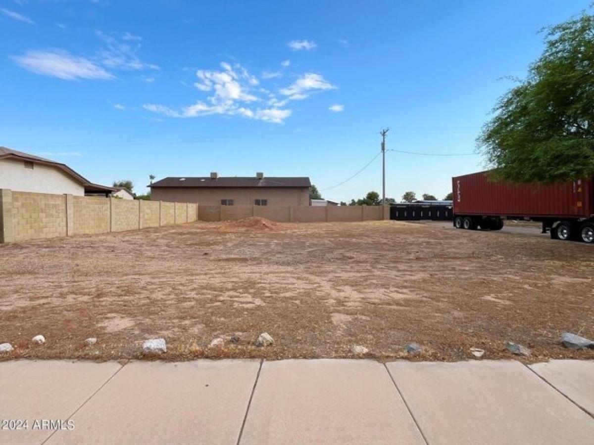 Picture of Residential Land For Sale in Glendale, Arizona, United States