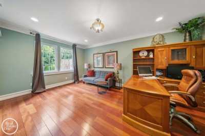 Home For Sale in Grosse Pointe Woods, Michigan