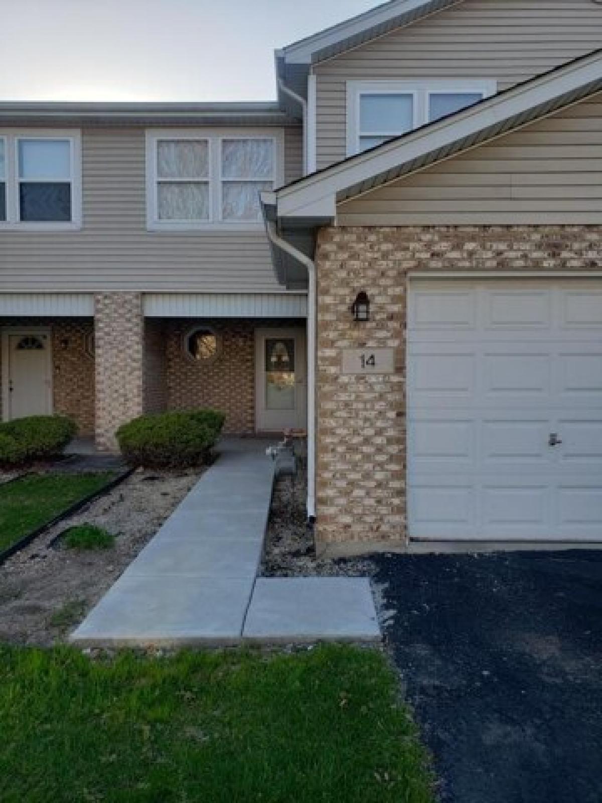 Picture of Home For Sale in Park Forest, Illinois, United States