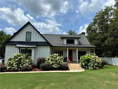 Home For Sale in Bowersville, Georgia