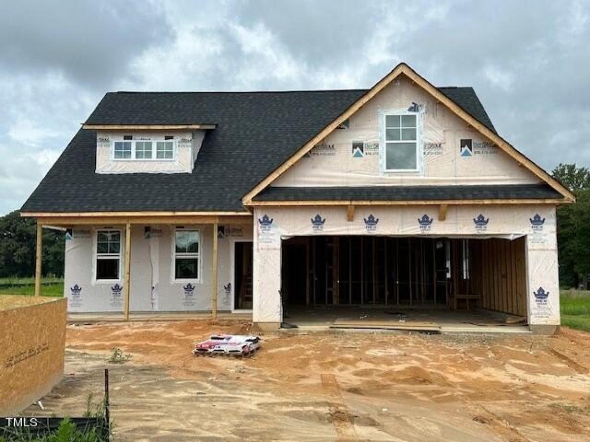 Picture of Home For Sale in Four Oaks, North Carolina, United States