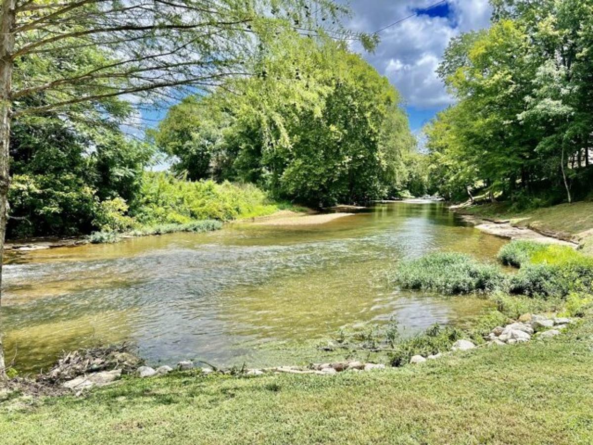 Picture of Residential Land For Sale in Westpoint, Tennessee, United States