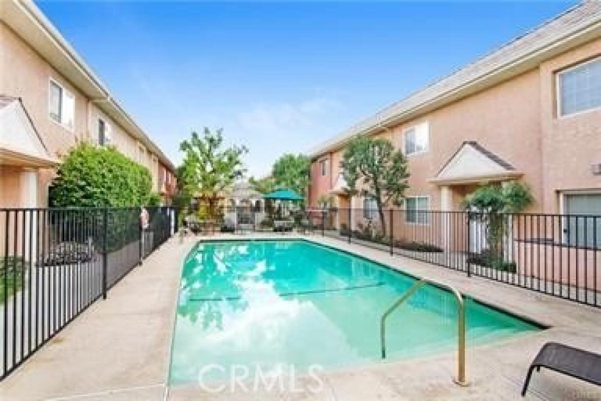 Picture of Home For Rent in Canoga Park, California, United States