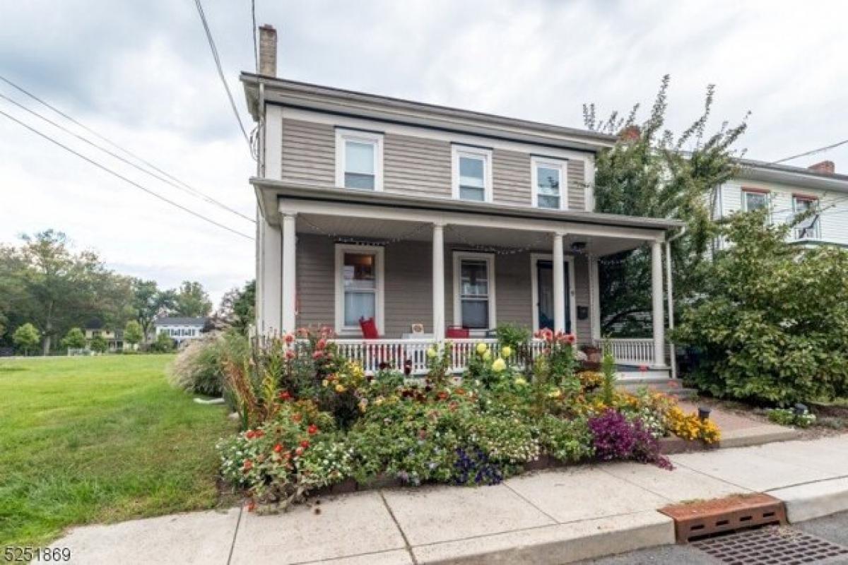 Picture of Home For Sale in Frenchtown, New Jersey, United States