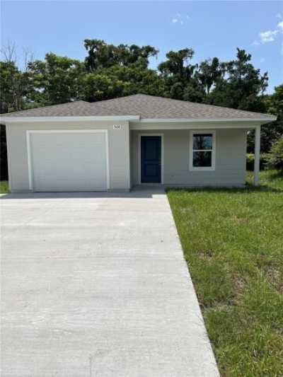 Home For Rent in Deland, Florida