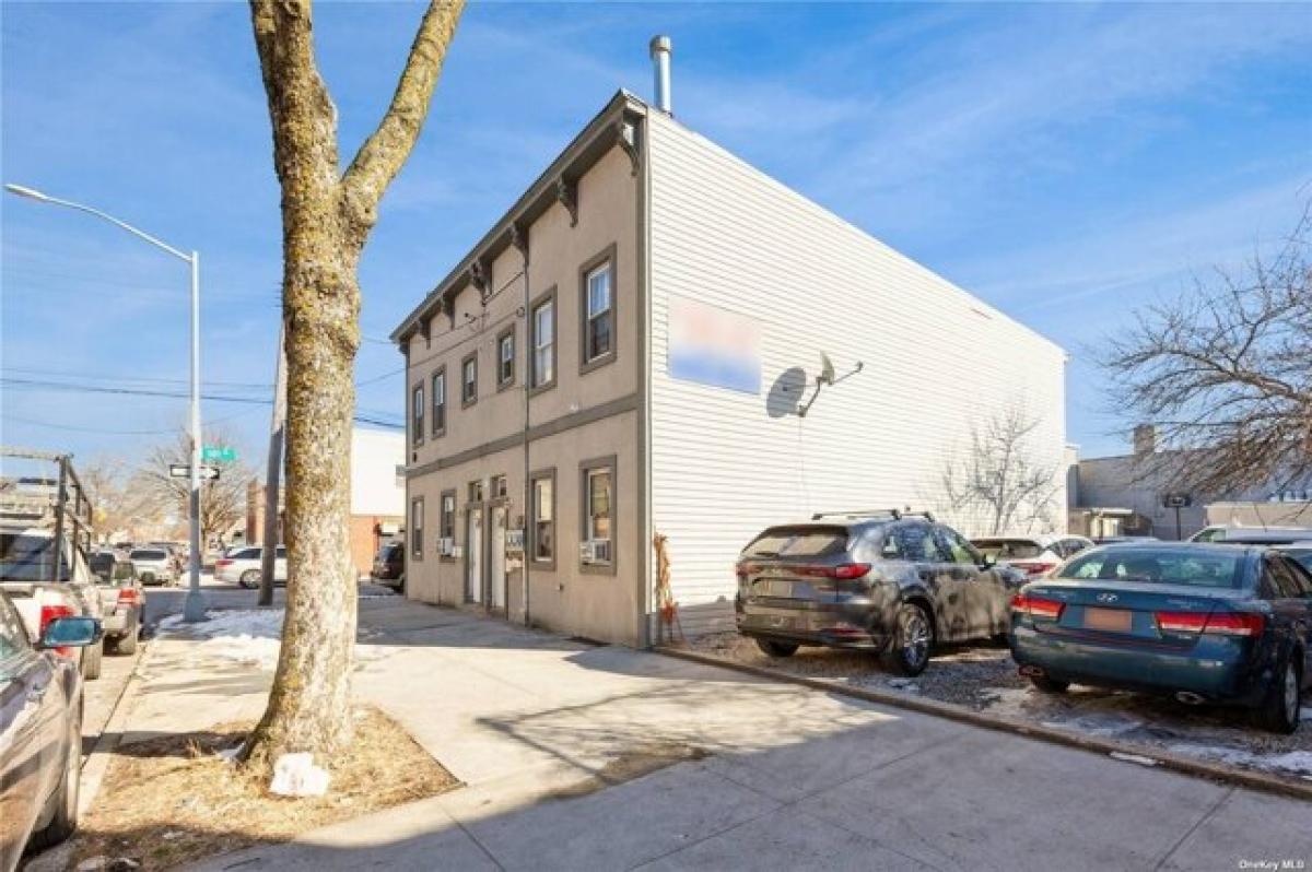 Picture of Home For Sale in Ozone Park, New York, United States