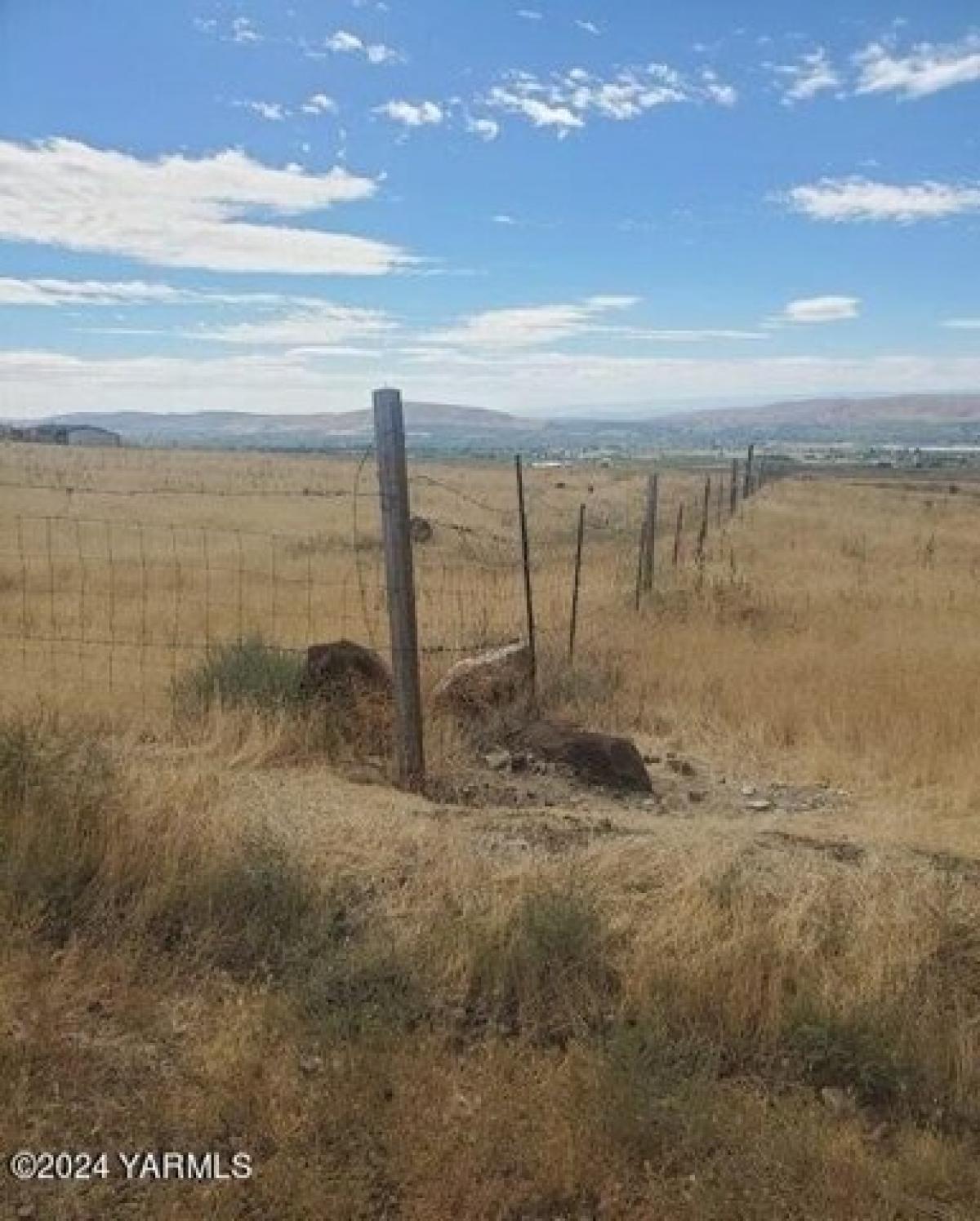 Picture of Residential Land For Sale in Yakima, Washington, United States