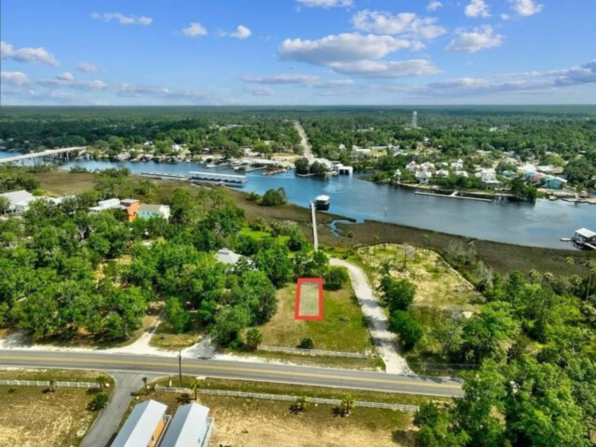 Picture of Residential Land For Sale in Steinhatchee, Florida, United States