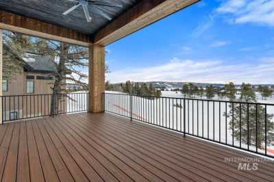 Home For Sale in Donnelly, Idaho