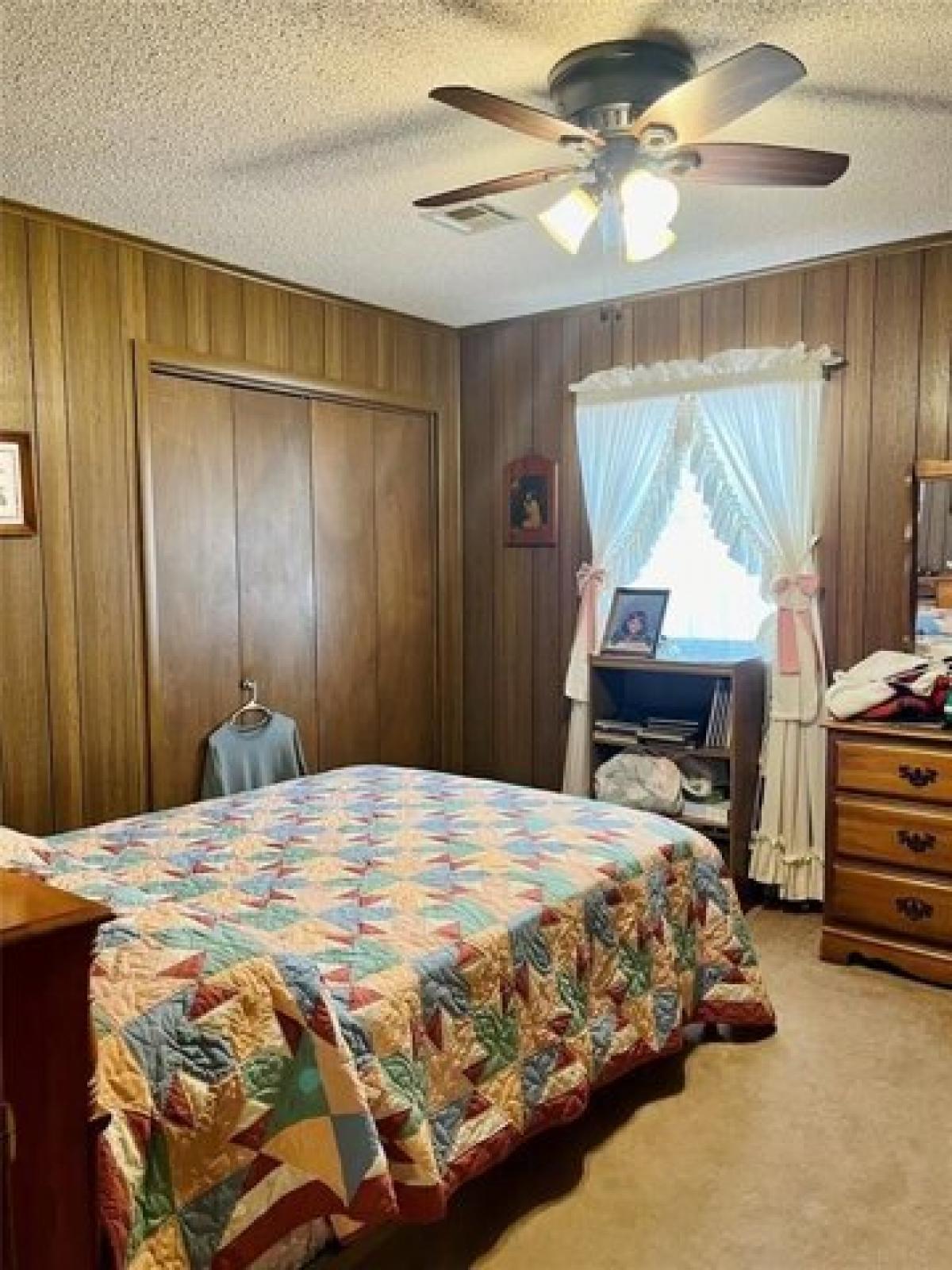 Picture of Home For Sale in Hobart, Oklahoma, United States