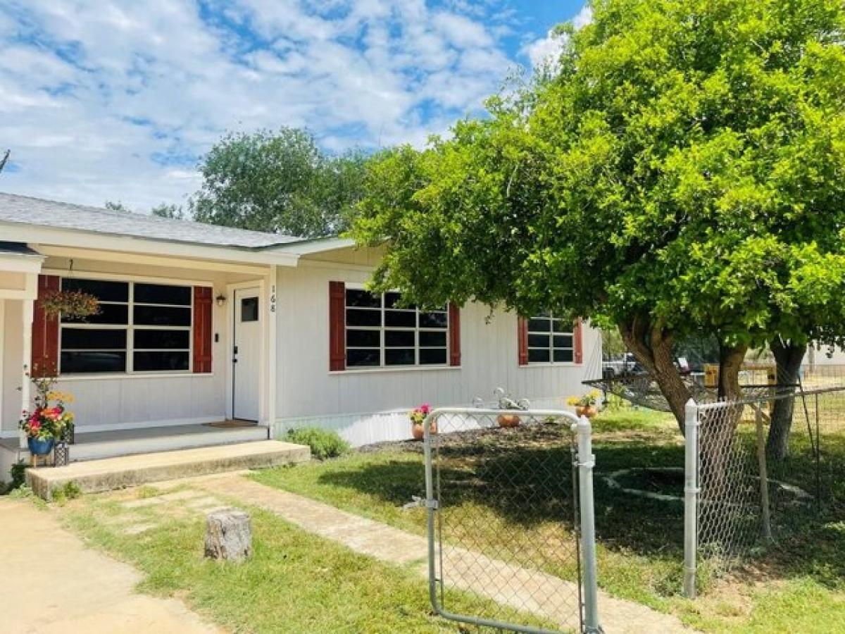 Picture of Home For Sale in Asherton, Texas, United States