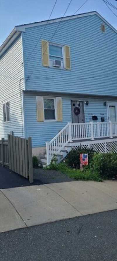 Home For Rent in Everett, Massachusetts